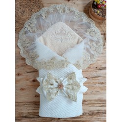 Yenidoğan Kuzulu Taç Nakış Güpürlü Fiyonklu Duvaklı Prizma Taş Unisex Kundak Bebek Battaniyesi Yenidoğan Kuzulu Taç Nakış Güpürlü Fiyonklu Duvaklı Prizma Taş Unisex Kundak Bebek Battaniyesi