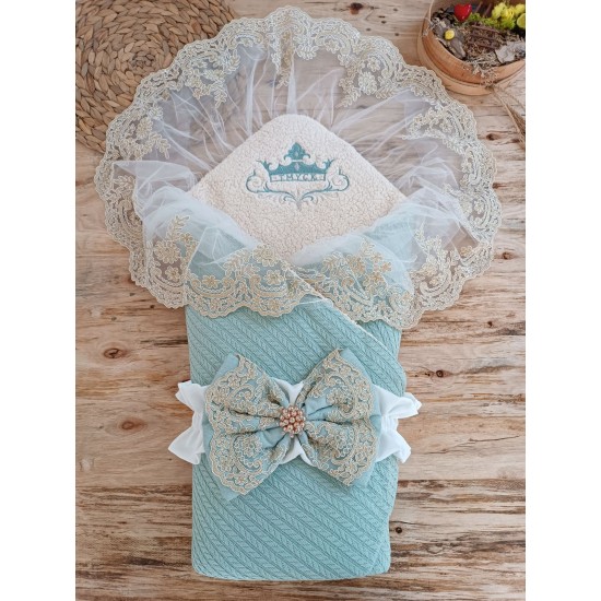 Yenidoğan Kuzulu Taç Nakış Güpürlü Fiyonklu Duvaklı Prizma Taş Unisex Kundak Bebek Battaniyesi