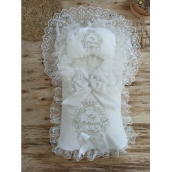 Yenidoğan Nil Taç Nakışlı Hayal Güpürlü Trilüks Kundak Bebek Battaniyesi 3lü Alt Açma Seti Yenidoğan Nil Taç Nakışlı Hayal Güpürlü Trilüks Kundak Bebek Battaniyesi 3lü Alt Açma Seti