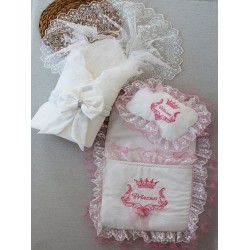 Yenidoğan Nil Taç Nakışlı Kundaklı Trilüks 3lü Alt Açma Seti Yenidoğan Nil Taç Nakışlı Kundaklı Trilüks 3lü Alt Açma Seti