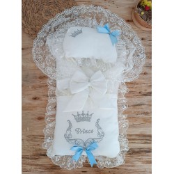 Yenidoğan Sahra Benim Prensim Nakışlı Kundaklı Trilüks Erkek 3lü Alt Açma Seti Yenidoğan Sahra Benim Prensim Nakışlı Kundaklı Trilüks Erkek 3lü Alt Açma Seti