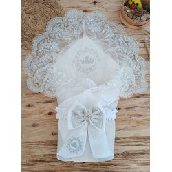 Yenidoğan Titi Taç Nakışlı Plazma Taşlı Güpürlü Çift Fiyonk Duvaklı Trilüks Kundak Bebek Battaniyesi Yenidoğan Titi Taç Nakışlı Plazma Taşlı Güpürlü Çift Fiyonk Duvaklı Trilüks Kundak Bebek Battaniyesi