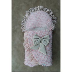 Yenidoğan Dörtlü Koza Dantelli Kız Kundak Bebek Battaniyesi Yenidoğan Dörtlü Koza Dantelli Kız Kundak Bebek Battaniyesi