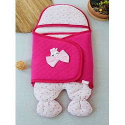 Yenidoğan Açılır Kucaklı Fiyonk Detay Ayaklı Kız Bebek Kundak Yenidoğan Açılır Kucaklı Fiyonk Detay Ayaklı Kız Bebek Kundak