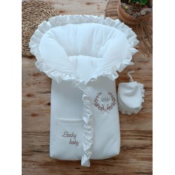 Yenidoğan Ultralüks Fermuarlı Ve Cepli Lucky Baby Nakışlı Bebek Battaniyesi Kundak Yenidoğan Ultralüks Fermuarlı Ve Cepli Lucky Baby Nakışlı Bebek Battaniyesi Kundak