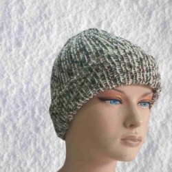 El Örgüsü Doğal Yün Ve Akrilik Karışımlı Sıcacık Kış Beresi Yeşil Karışık Renk El Örgüsü Doğal Yün Ve Akrilik Karışımlı Sıcacık Kış Beresi Yeşil Karışık Renk