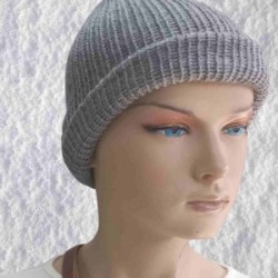 El Örgüsü Doğal Yün Ve Akrilik Karışımlı Sıcacık Kış Beresi Gri Renk El Örgüsü Doğal Yün Ve Akrilik Karışımlı Sıcacık Kış Beresi Gri Renk