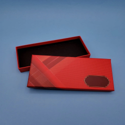 Kırmızı Kalem Kutusu Kırmızı Kalem Kutusu