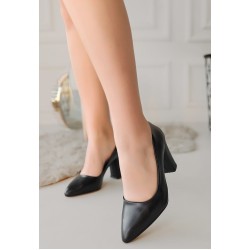 Giort Siyah Cilt Topuklu Ayakkabı Giort Siyah Cilt Topuklu Ayakkabı