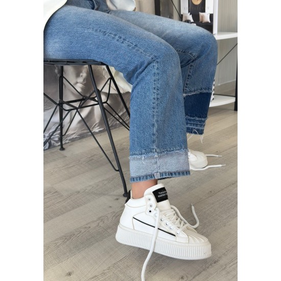 Estim Beyaz Cilt Siyah Detaylı Bağcıklı Spor Ayakkabı