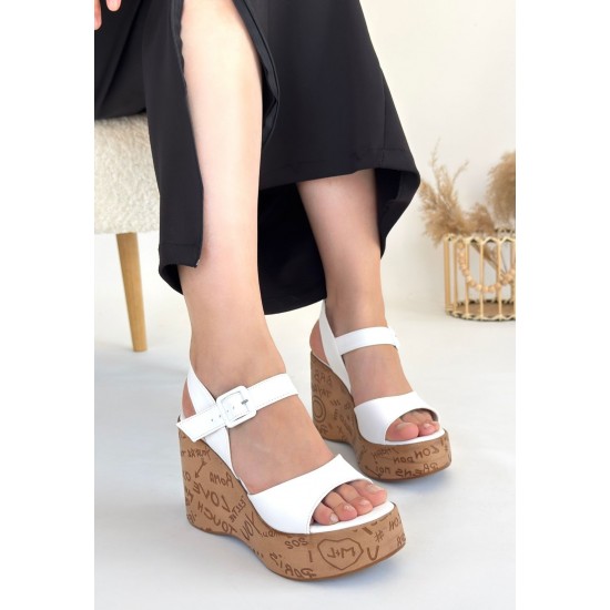 Riboy Beyaz Cilt Dolgu Topuk Sandalet