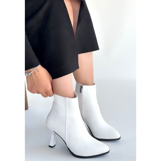 Mişha Beyaz Cilt Topuklu Bot